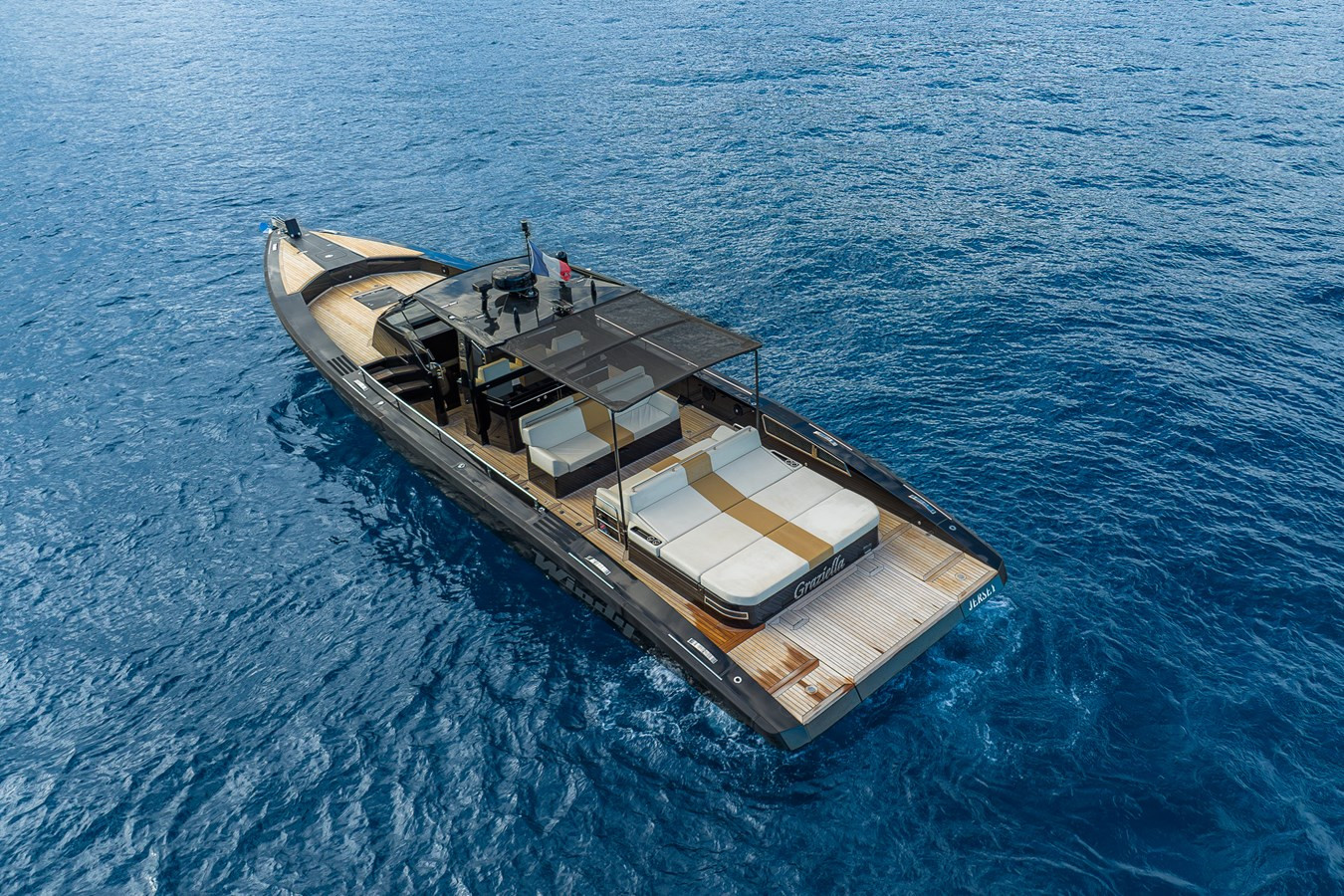 https://arconyachts.ams3.digitaloceanspaces.com/131826/conversions/large_3914371-optimize.jpg