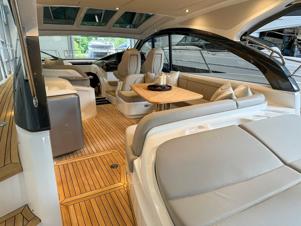 https://arconyachts.ams3.digitaloceanspaces.com/131925/conversions/large_4678514-optimize.jpg