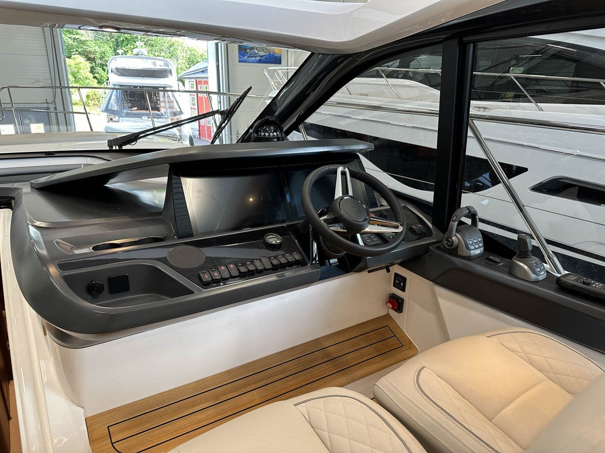 https://arconyachts.ams3.digitaloceanspaces.com/131936/conversions/large_4678518-optimize.jpg