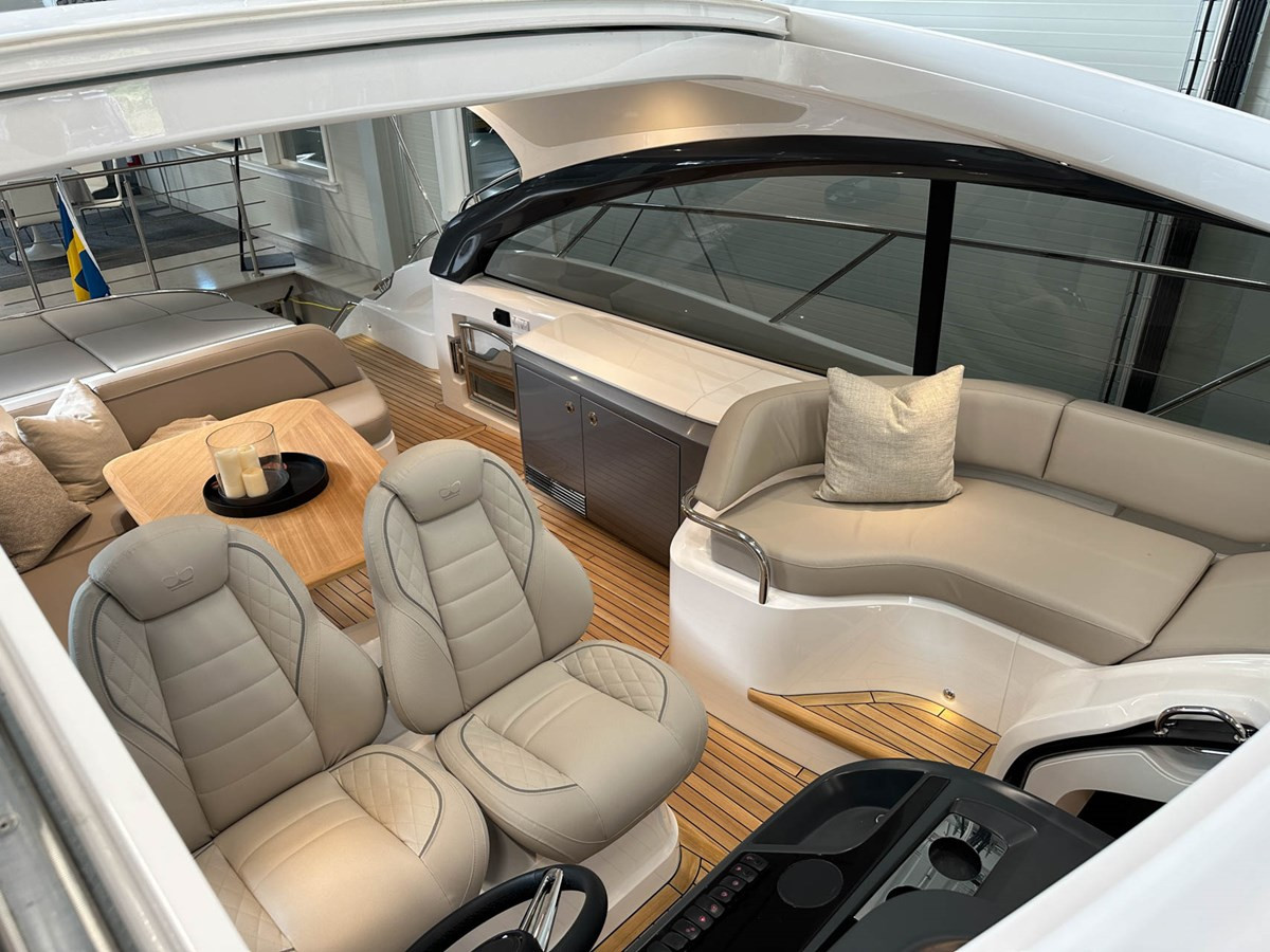 https://arconyachts.ams3.digitaloceanspaces.com/131953/conversions/large_4678523-optimize.jpg