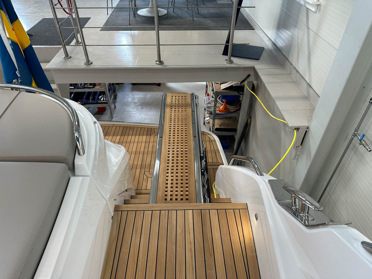https://arconyachts.ams3.digitaloceanspaces.com/131955/conversions/large_4678524-optimize.jpg