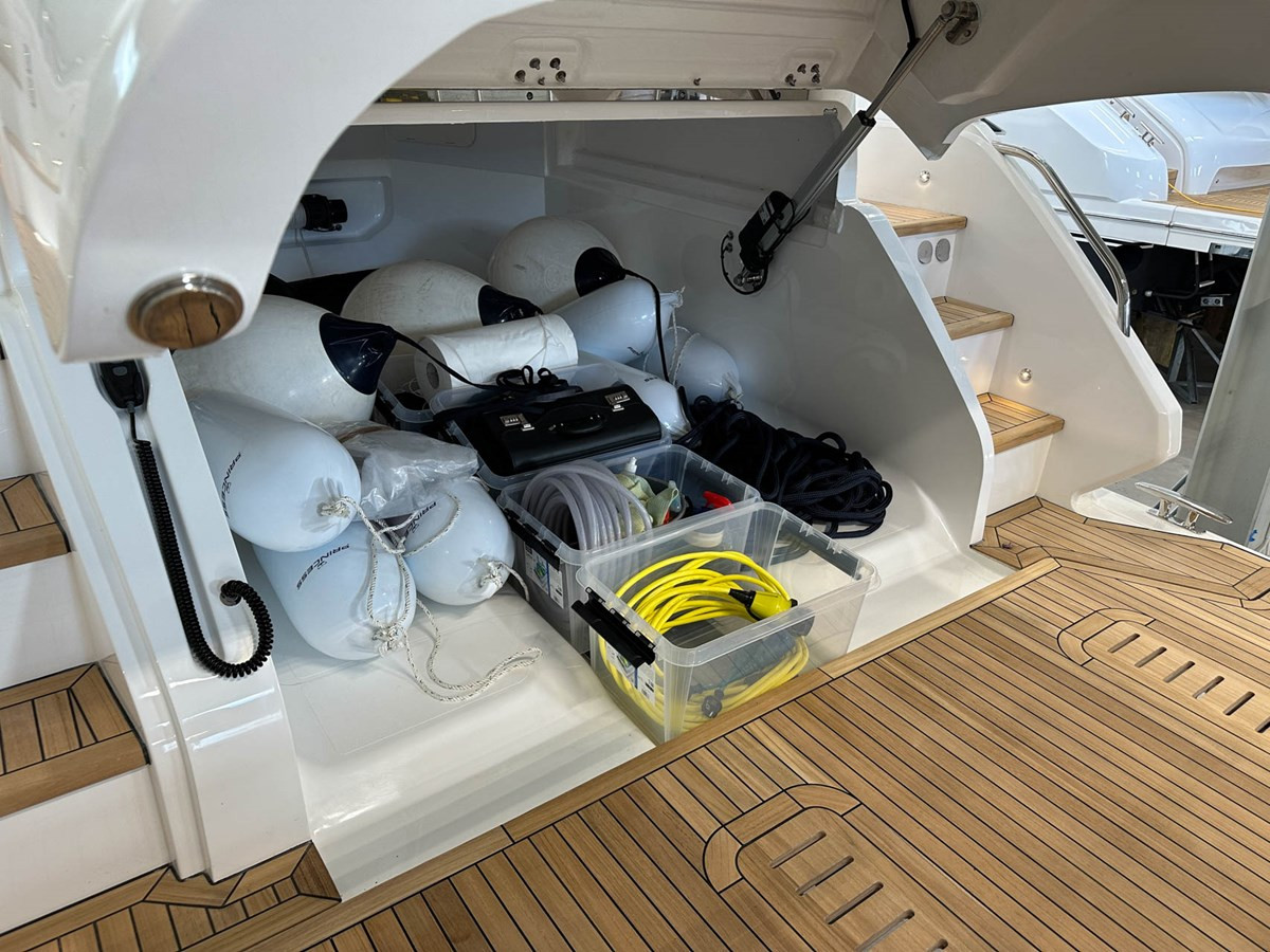 https://arconyachts.ams3.digitaloceanspaces.com/131959/conversions/large_4678525-optimize.jpg