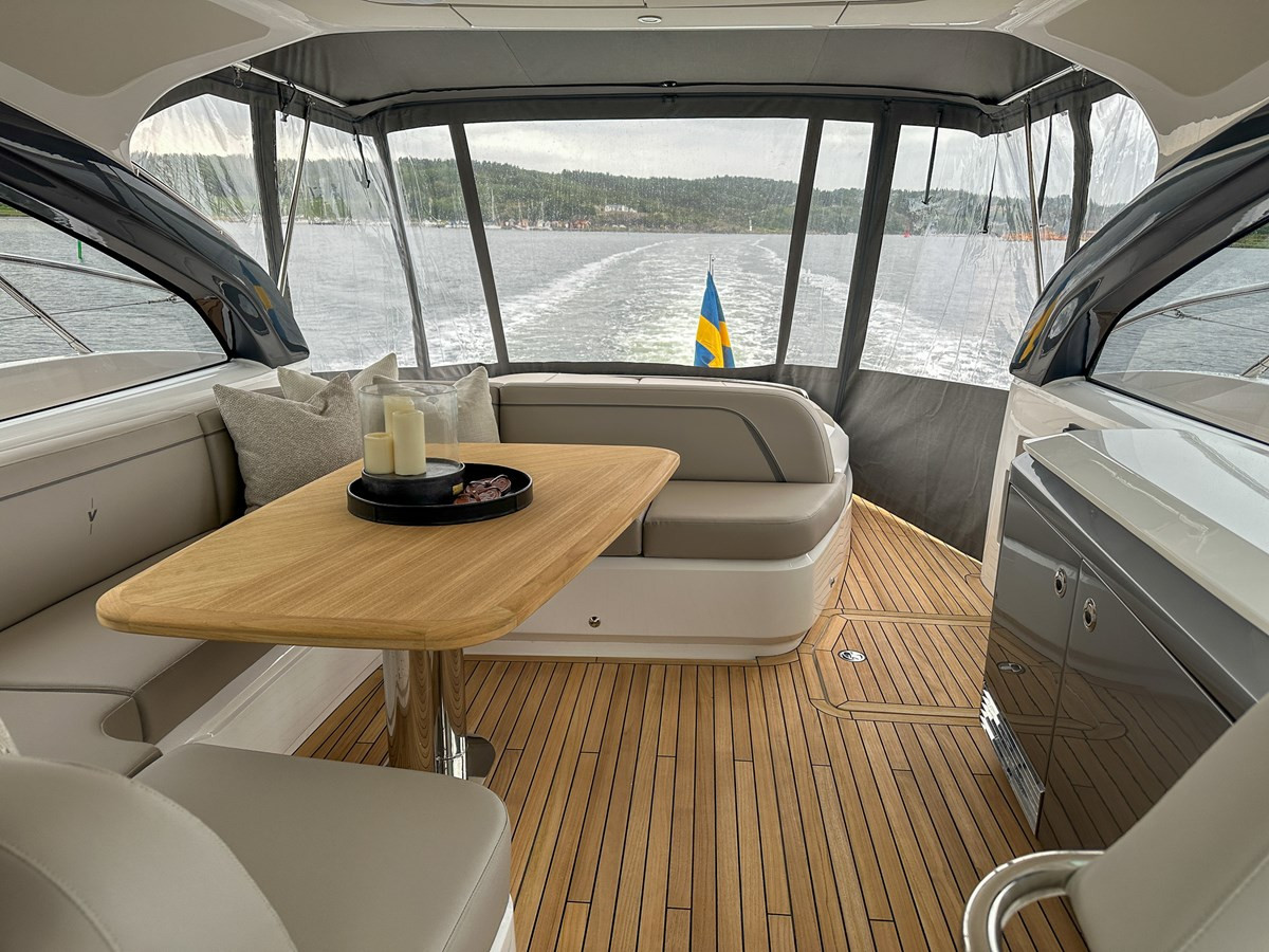 https://arconyachts.ams3.digitaloceanspaces.com/131967/conversions/large_4678529-optimize.jpg
