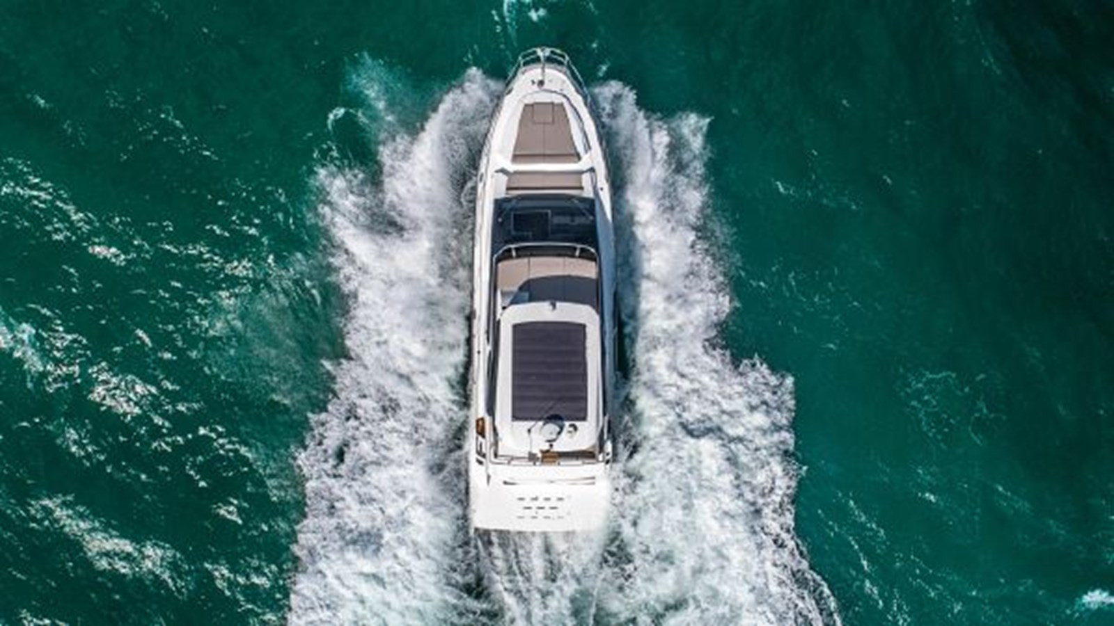 https://arconyachts.ams3.digitaloceanspaces.com/131981/conversions/large_3016158-optimize.jpg