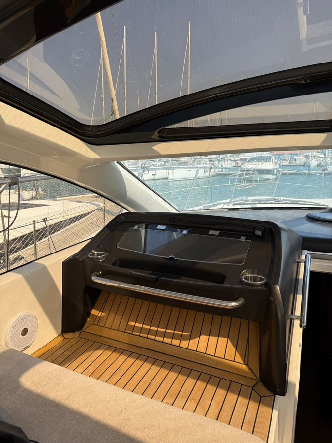 https://arconyachts.ams3.digitaloceanspaces.com/131997/conversions/large_4746425-optimize.jpg