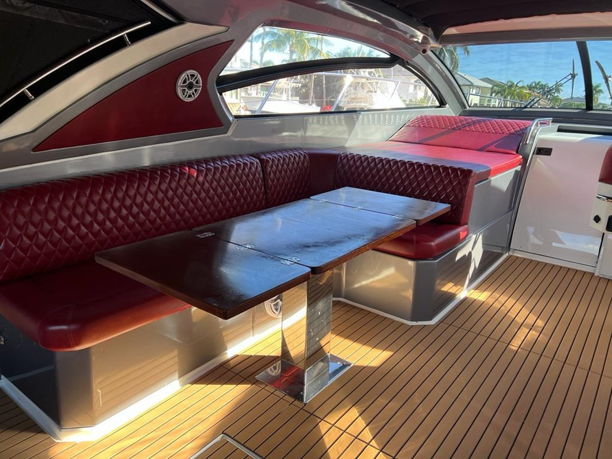 https://arconyachts.ams3.digitaloceanspaces.com/132034/conversions/large_3702738-optimize.jpg