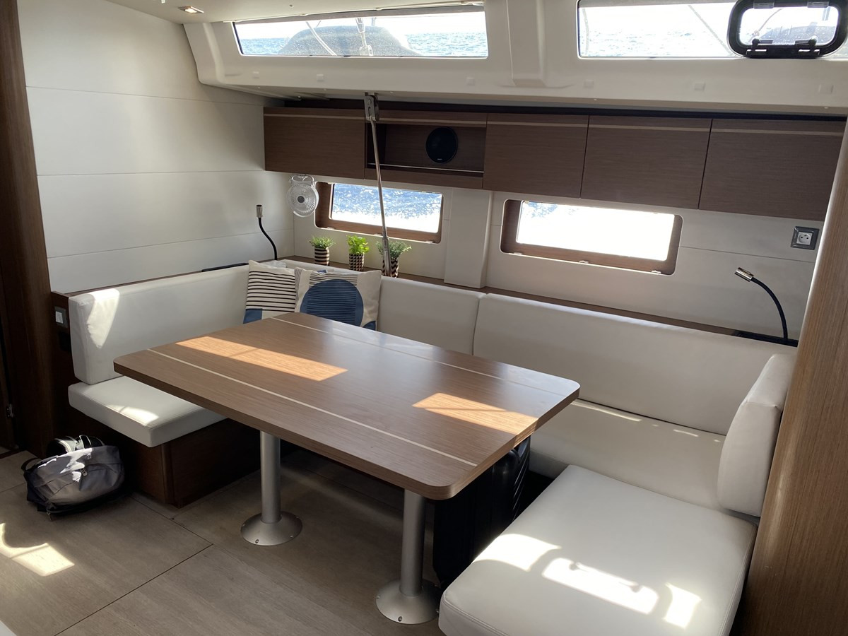 https://arconyachts.ams3.digitaloceanspaces.com/132123/conversions/large_4217511-optimize.jpg