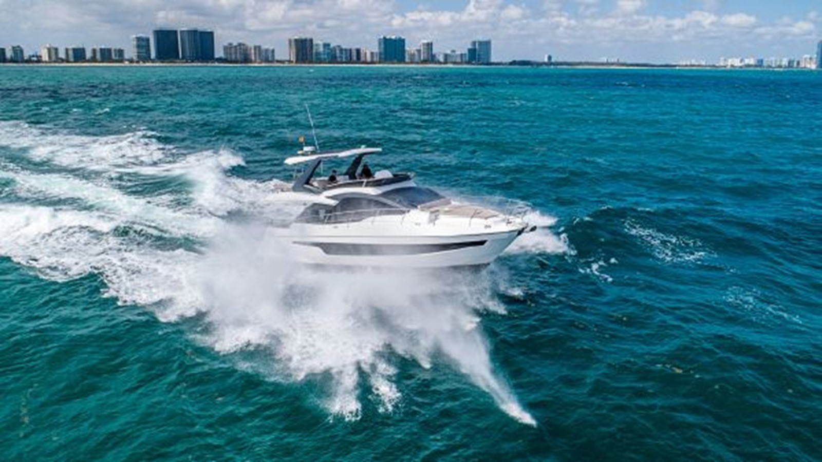 https://arconyachts.ams3.digitaloceanspaces.com/132133/conversions/large_3016213-optimize.jpg