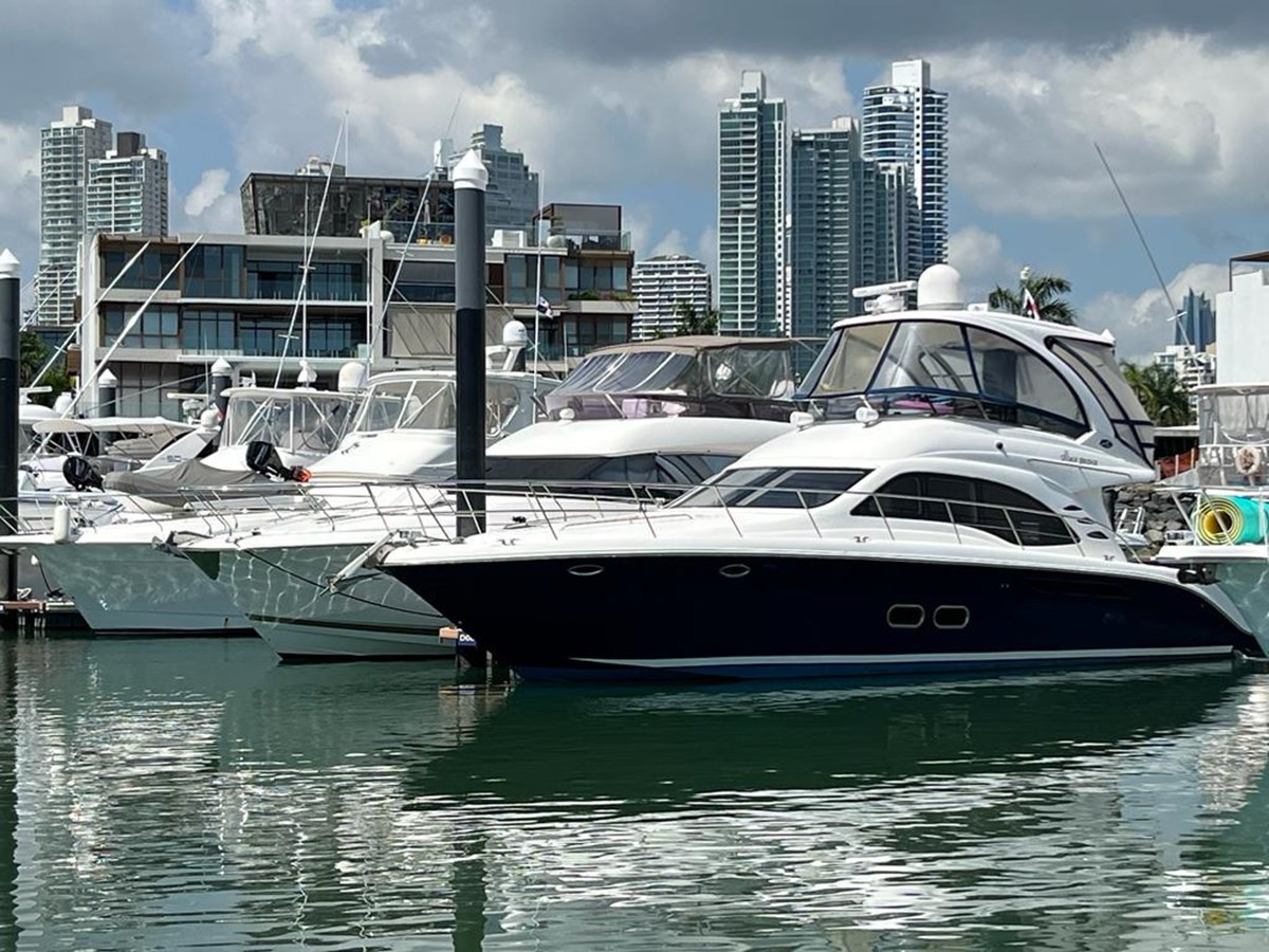 https://arconyachts.ams3.digitaloceanspaces.com/132138/conversions/large_3703662-optimize.jpg