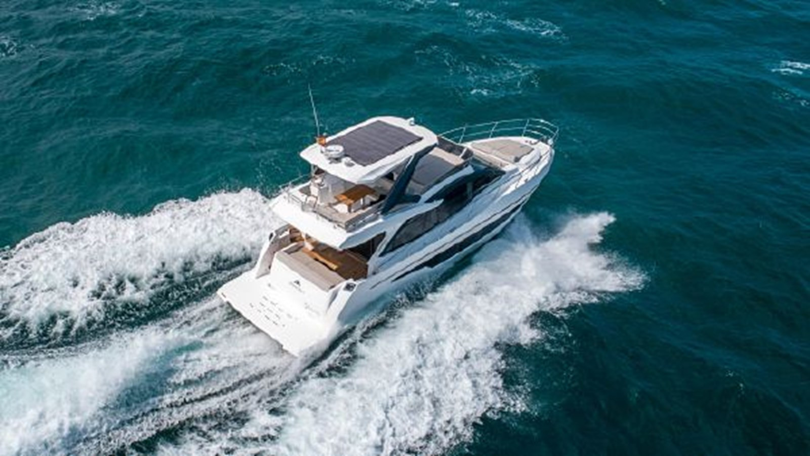 https://arconyachts.ams3.digitaloceanspaces.com/132143/conversions/large_3016217-optimize.jpg