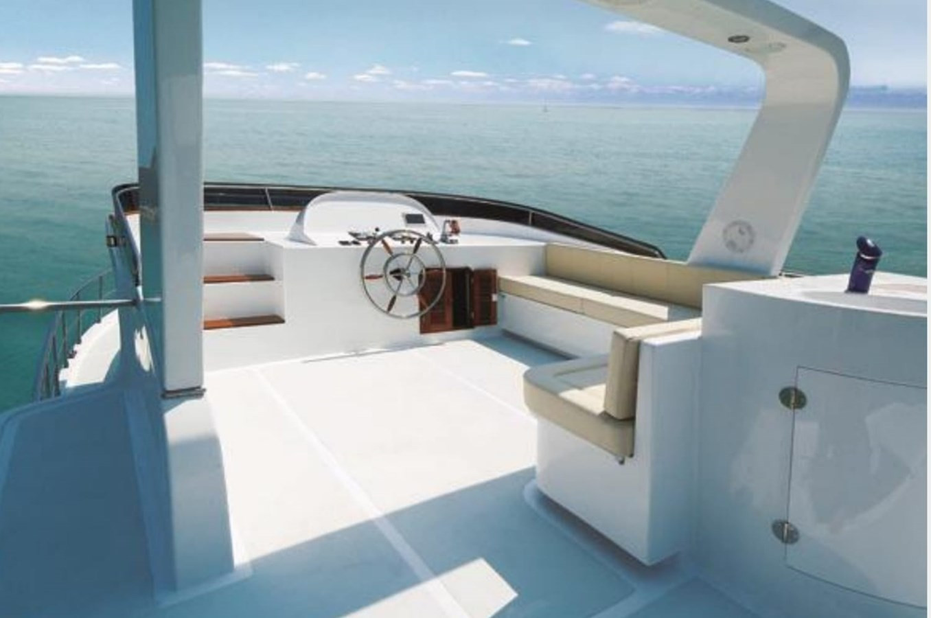 https://arconyachts.ams3.digitaloceanspaces.com/132193/conversions/large_4039833-optimize.jpg