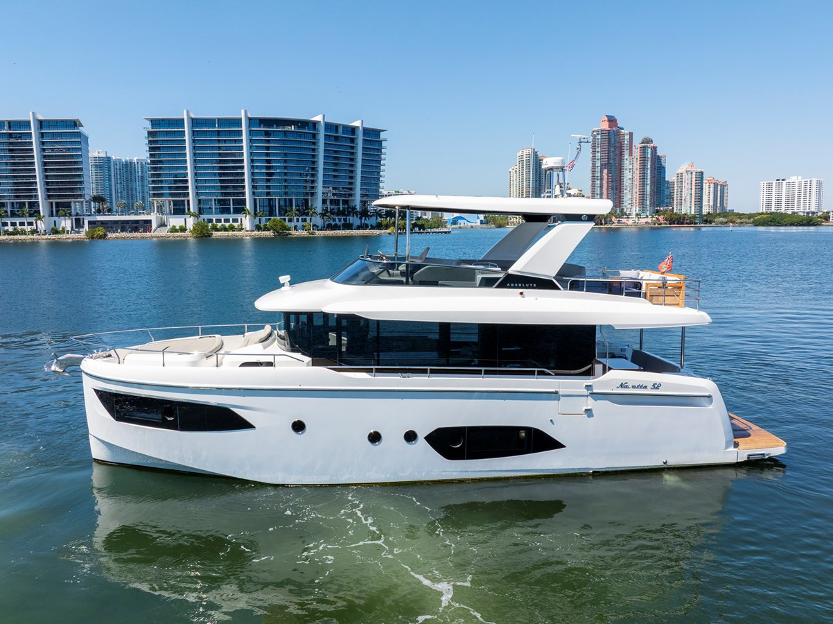https://arconyachts.ams3.digitaloceanspaces.com/132194/conversions/large_4601411-optimize.jpg