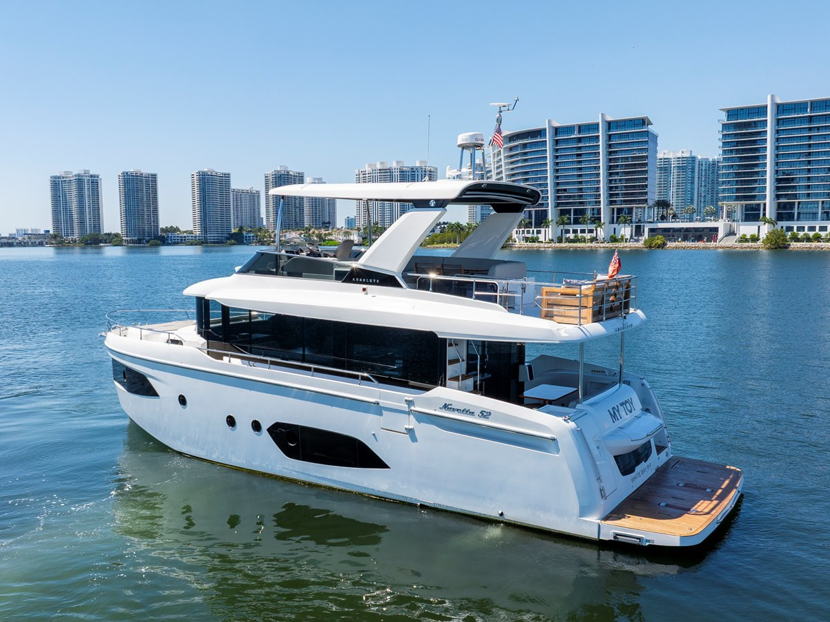 https://arconyachts.ams3.digitaloceanspaces.com/132197/conversions/large_4601412-optimize.jpg