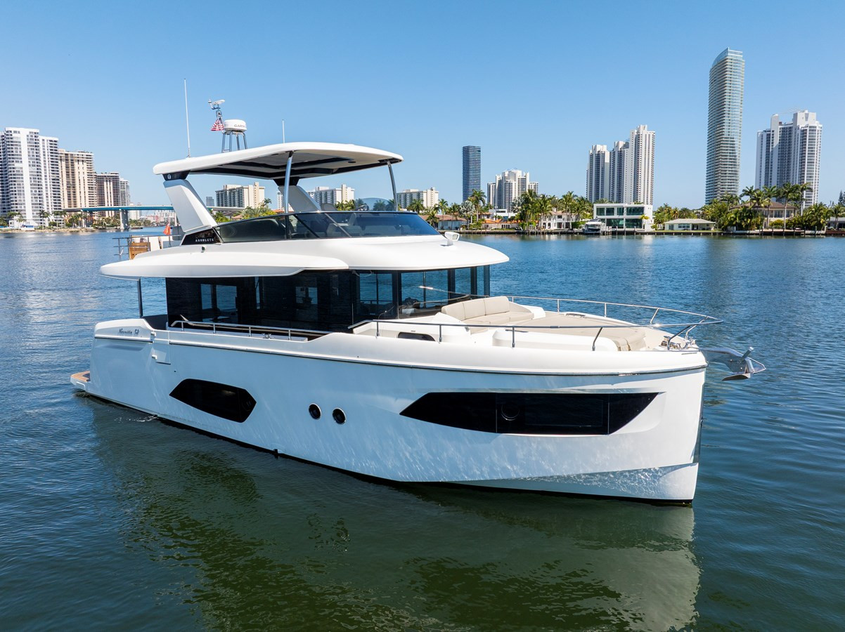 https://arconyachts.ams3.digitaloceanspaces.com/132214/conversions/large_4601416-optimize.jpg