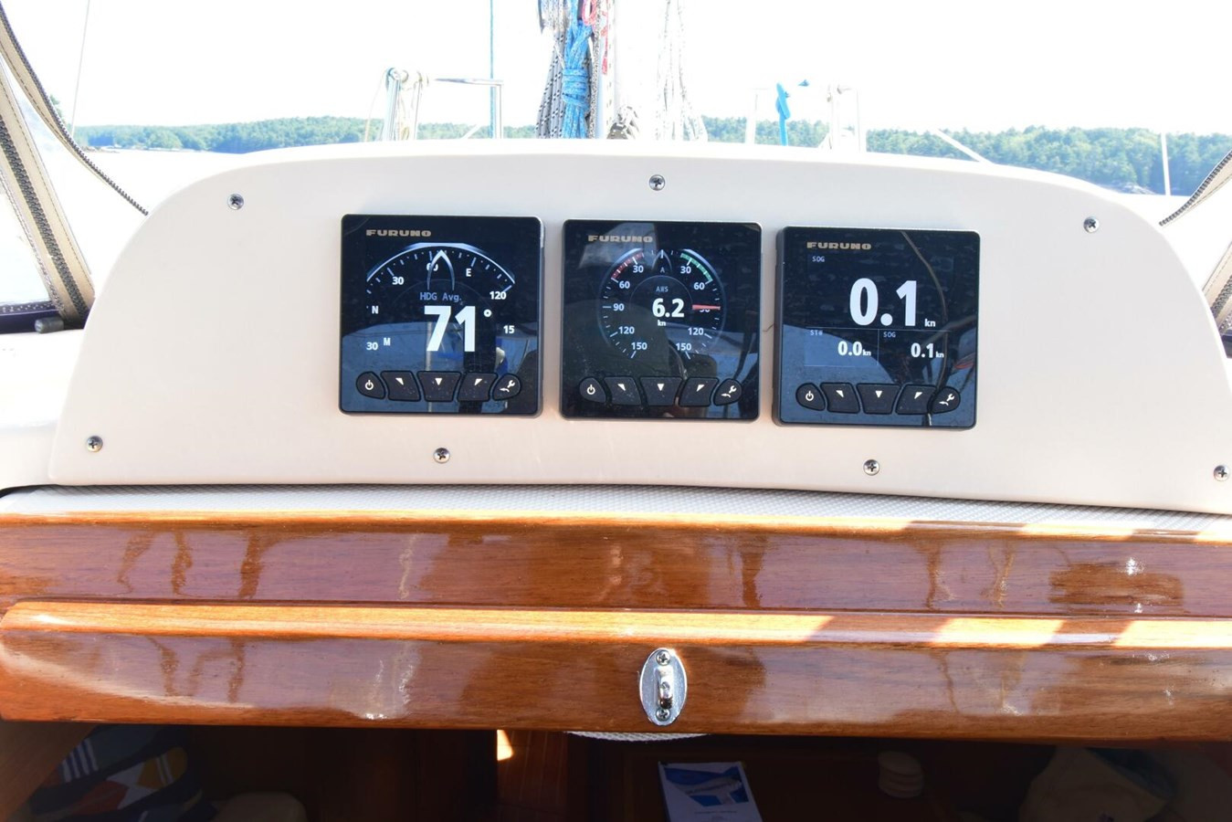 https://arconyachts.ams3.digitaloceanspaces.com/132254/conversions/large_4855207-optimize.jpg