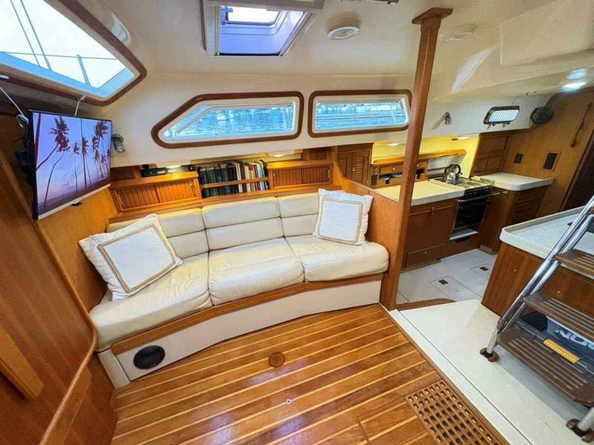 https://arconyachts.ams3.digitaloceanspaces.com/132295/conversions/large_4859439-optimize.jpg