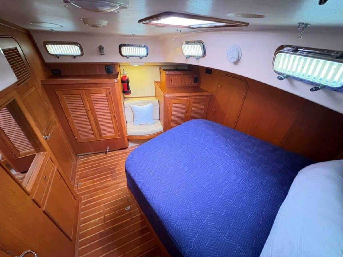 https://arconyachts.ams3.digitaloceanspaces.com/132332/conversions/large_4859451-optimize.jpg