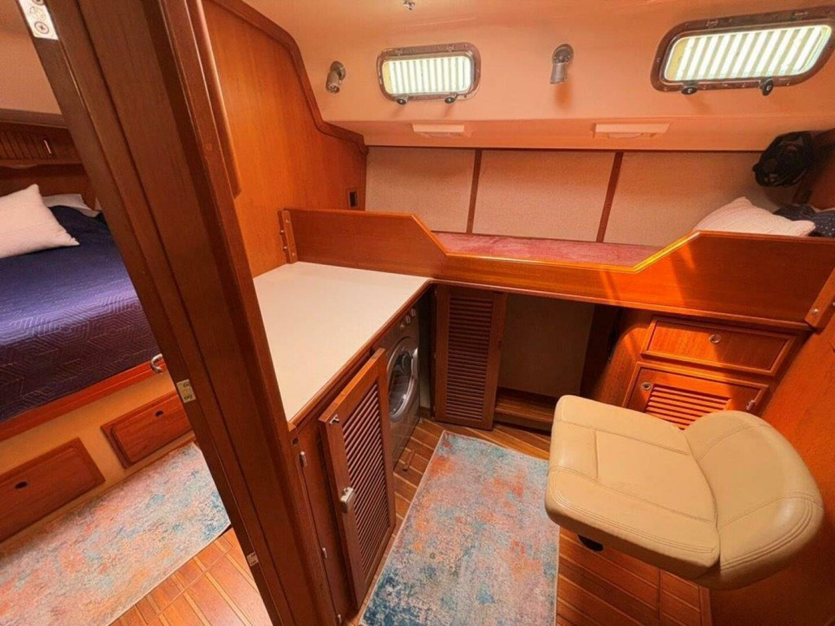 https://arconyachts.ams3.digitaloceanspaces.com/132361/conversions/large_4859462-optimize.jpg