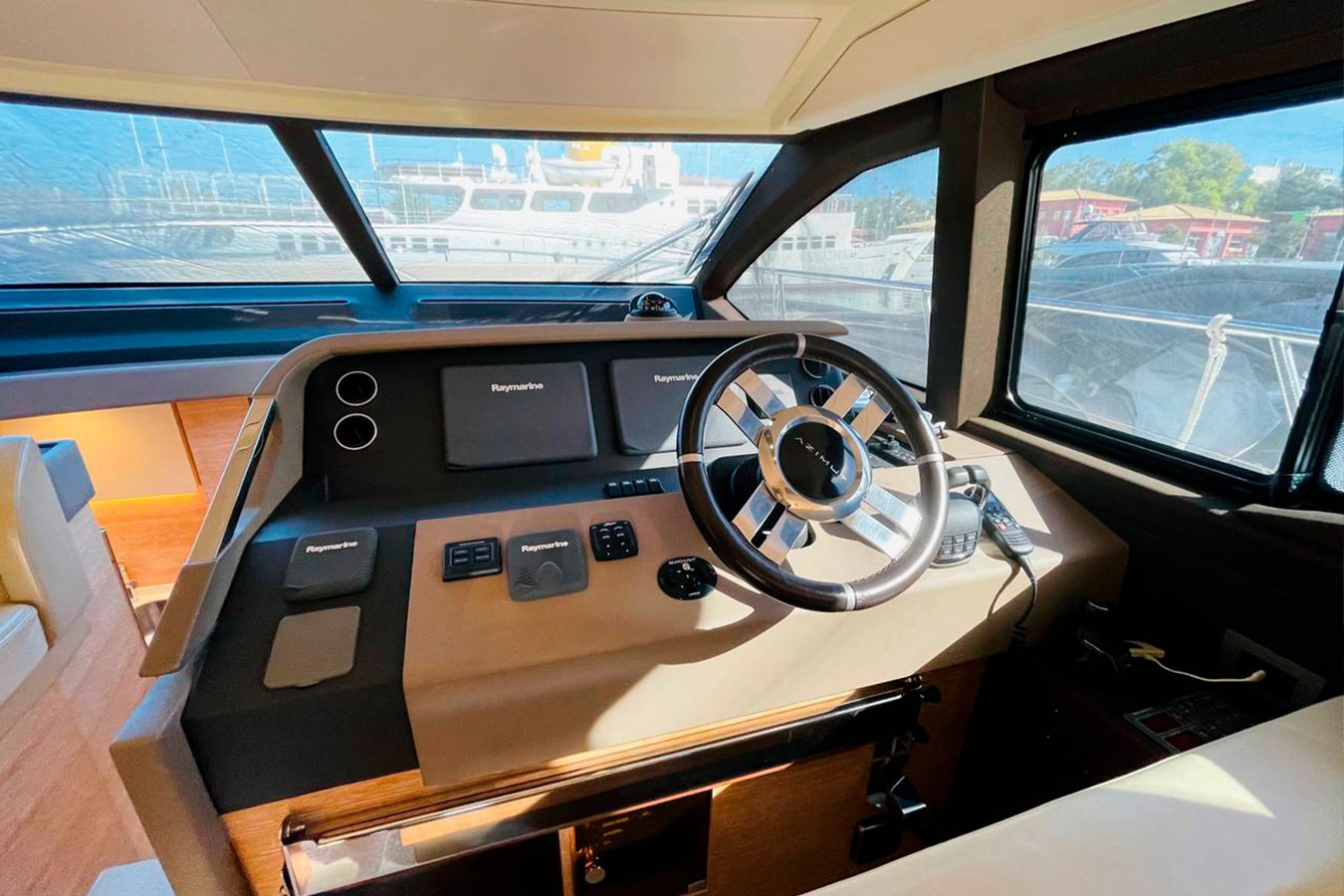 https://arconyachts.ams3.digitaloceanspaces.com/132367/conversions/large_4001547-optimize.jpg
