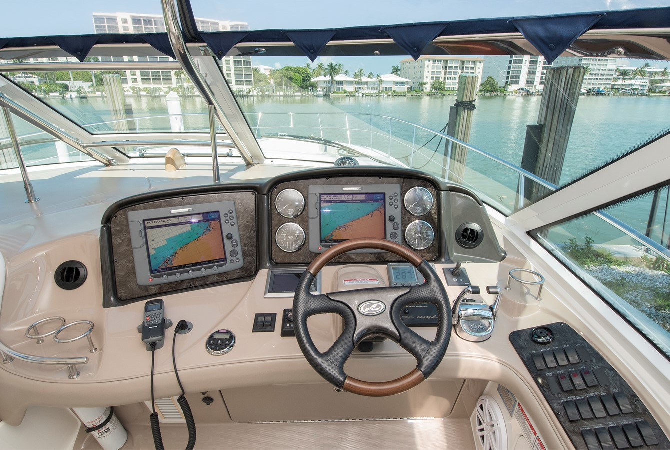 https://arconyachts.ams3.digitaloceanspaces.com/132404/conversions/large_1797655-optimize.jpg