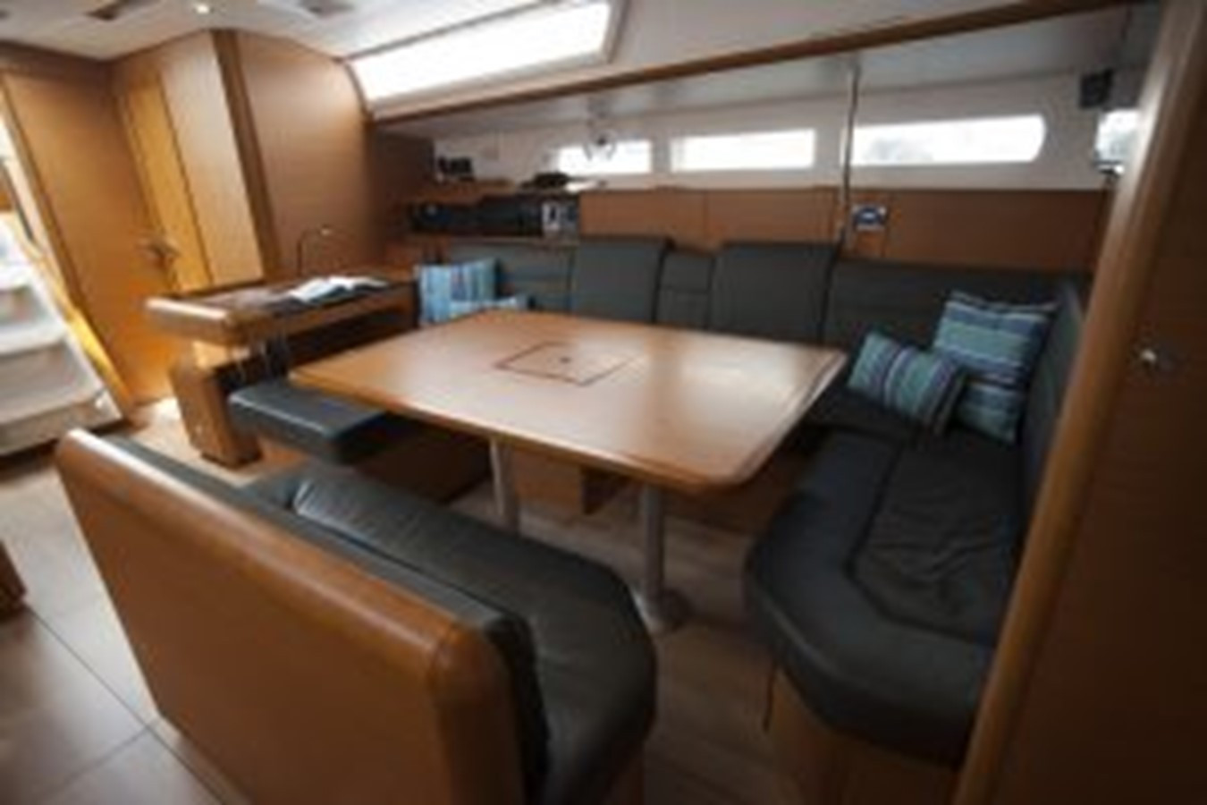 https://arconyachts.ams3.digitaloceanspaces.com/132423/conversions/large_2498430-optimize.jpg
