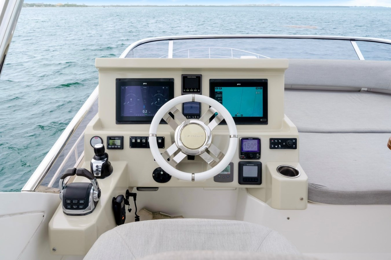 https://arconyachts.ams3.digitaloceanspaces.com/132485/conversions/large_4694543-optimize.jpg