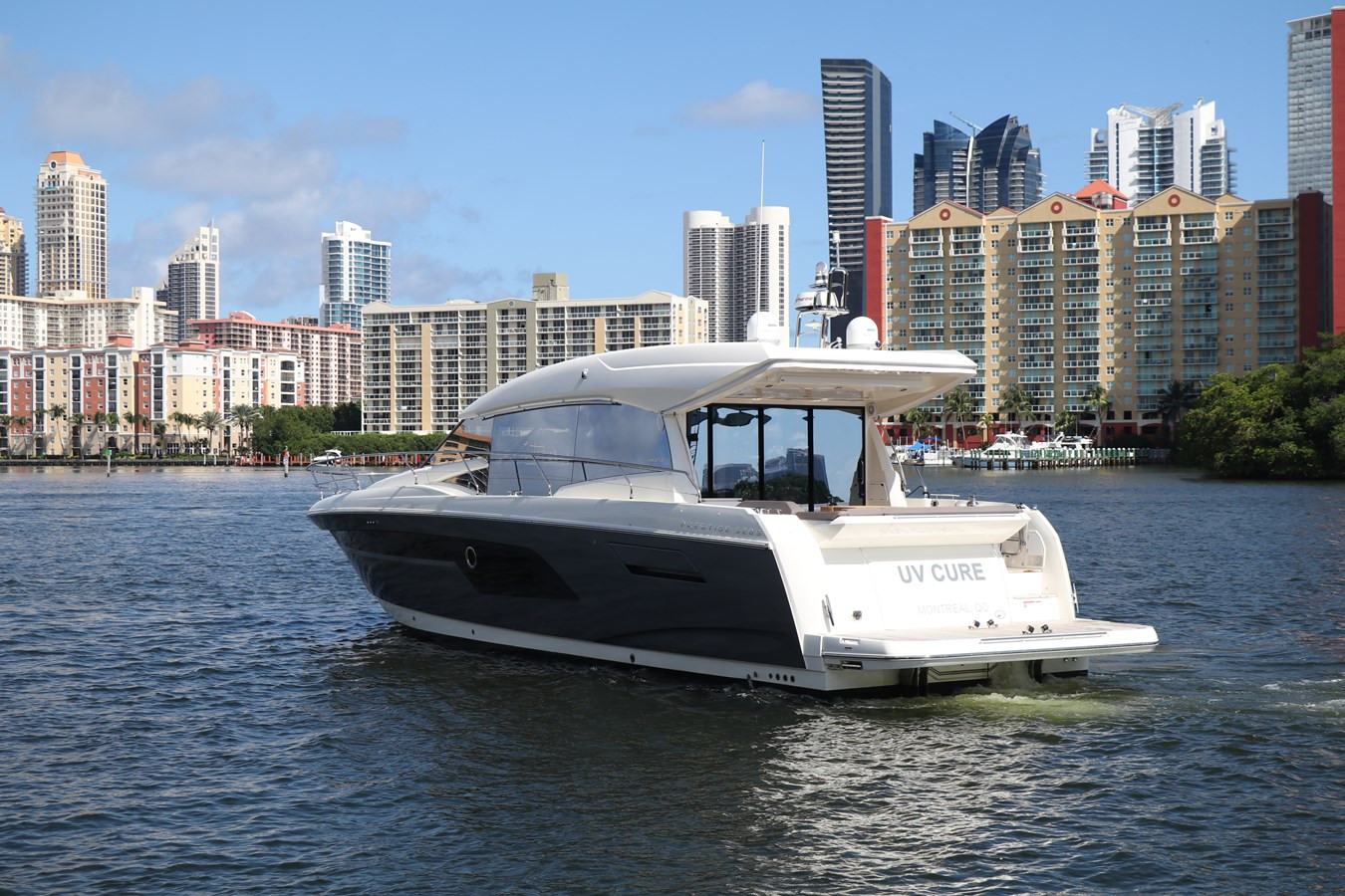 https://arconyachts.ams3.digitaloceanspaces.com/132490/conversions/large_2829909-optimize.jpg