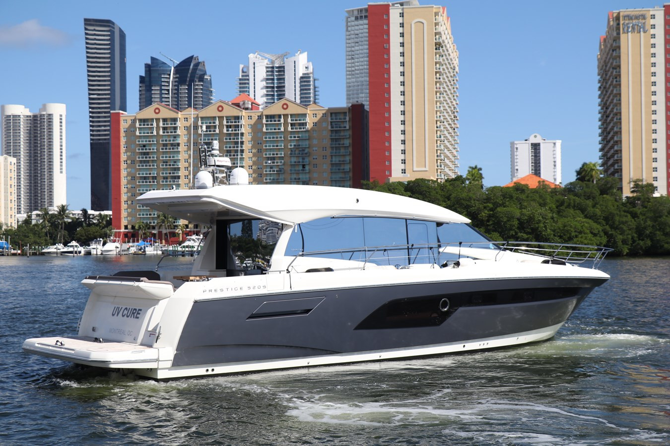 https://arconyachts.ams3.digitaloceanspaces.com/132496/conversions/large_2829911-optimize.jpg