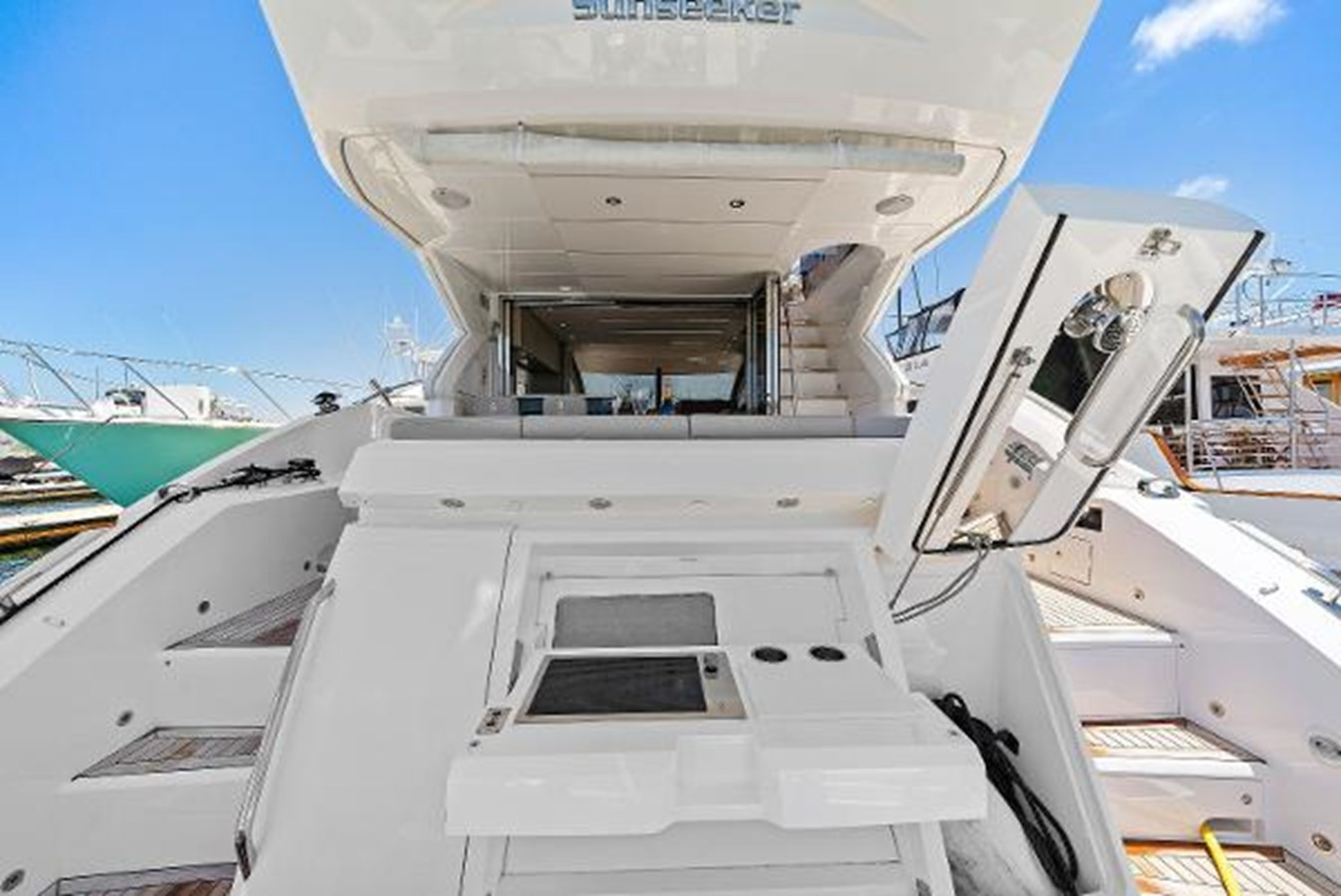 https://arconyachts.ams3.digitaloceanspaces.com/132534/conversions/large_2847880-optimize.jpg