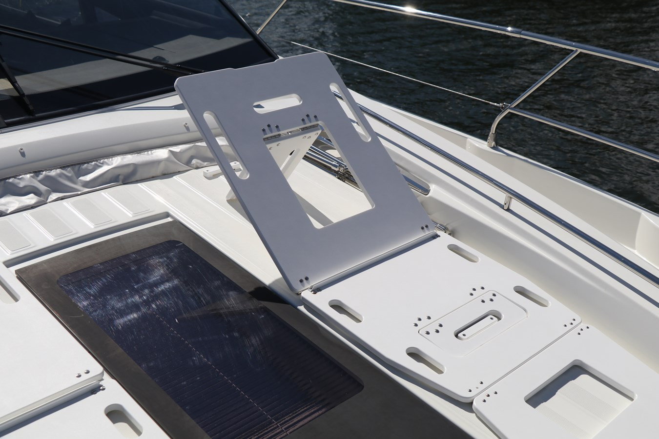 https://arconyachts.ams3.digitaloceanspaces.com/132555/conversions/large_2829930-optimize.jpg