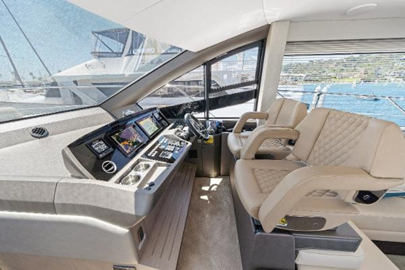 https://arconyachts.ams3.digitaloceanspaces.com/132557/conversions/large_2847888-optimize.jpg