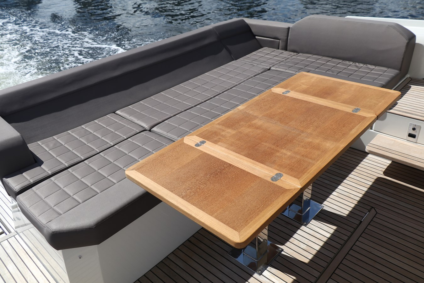 https://arconyachts.ams3.digitaloceanspaces.com/132592/conversions/large_2829942-optimize.jpg