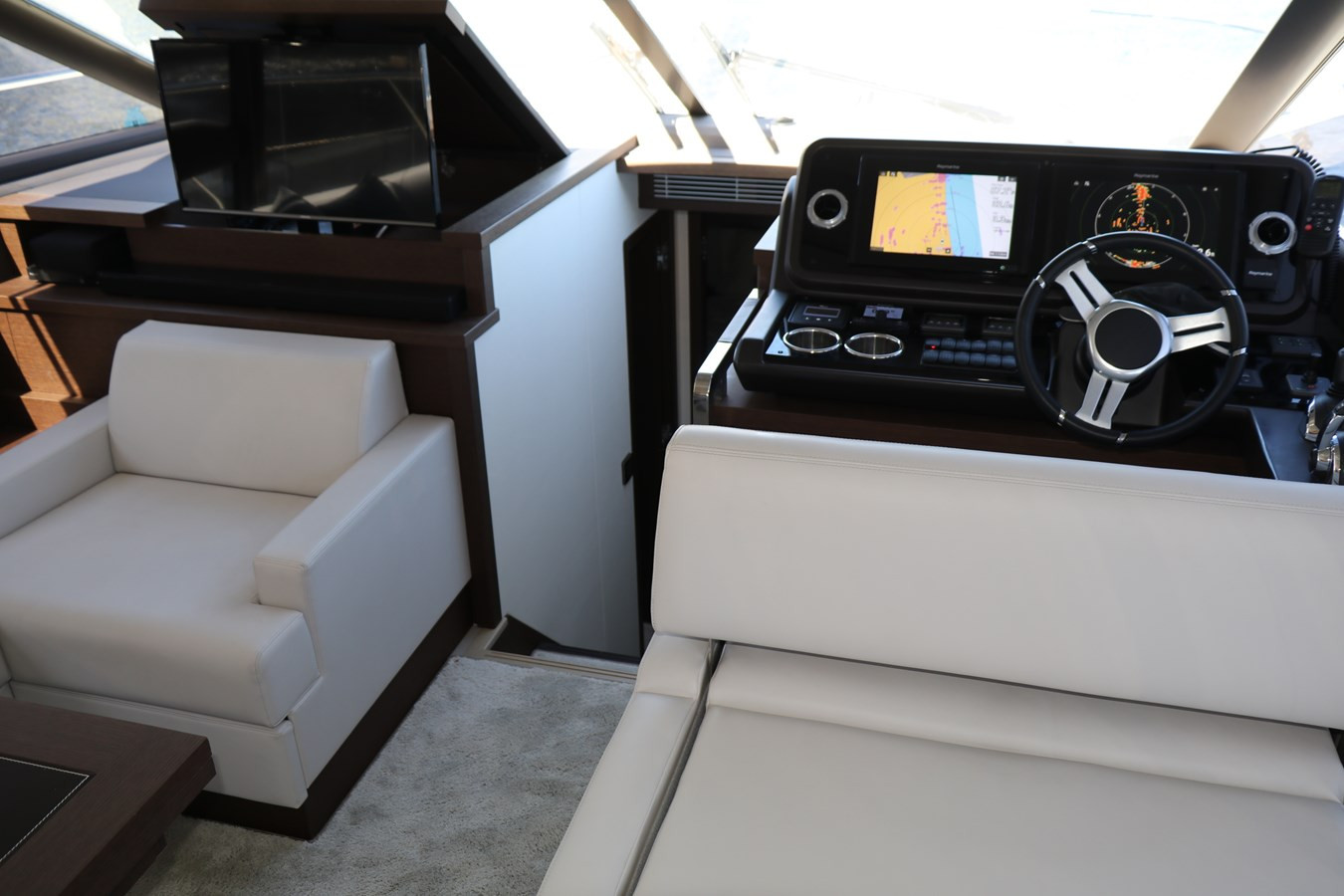 https://arconyachts.ams3.digitaloceanspaces.com/132647/conversions/large_2829964-optimize.jpg