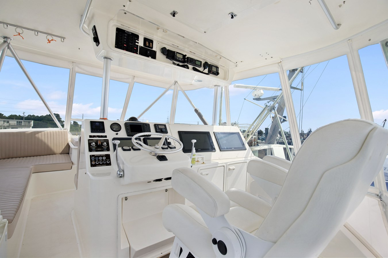 https://arconyachts.ams3.digitaloceanspaces.com/132701/conversions/large_3247831-optimize.jpg