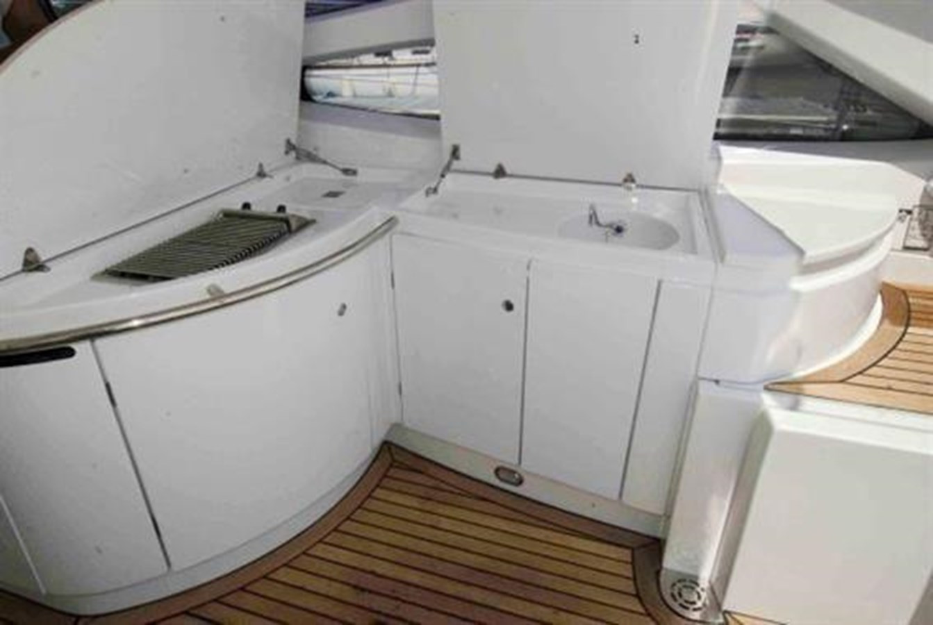 https://arconyachts.ams3.digitaloceanspaces.com/132724/conversions/large_3248553-optimize.jpg