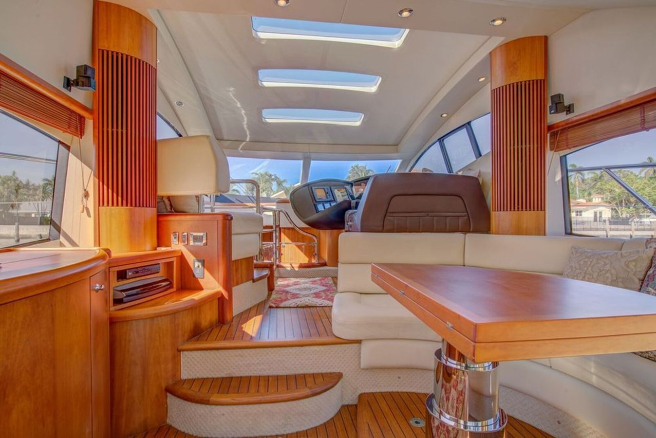 https://arconyachts.ams3.digitaloceanspaces.com/132729/conversions/large_3057603-optimize.jpg