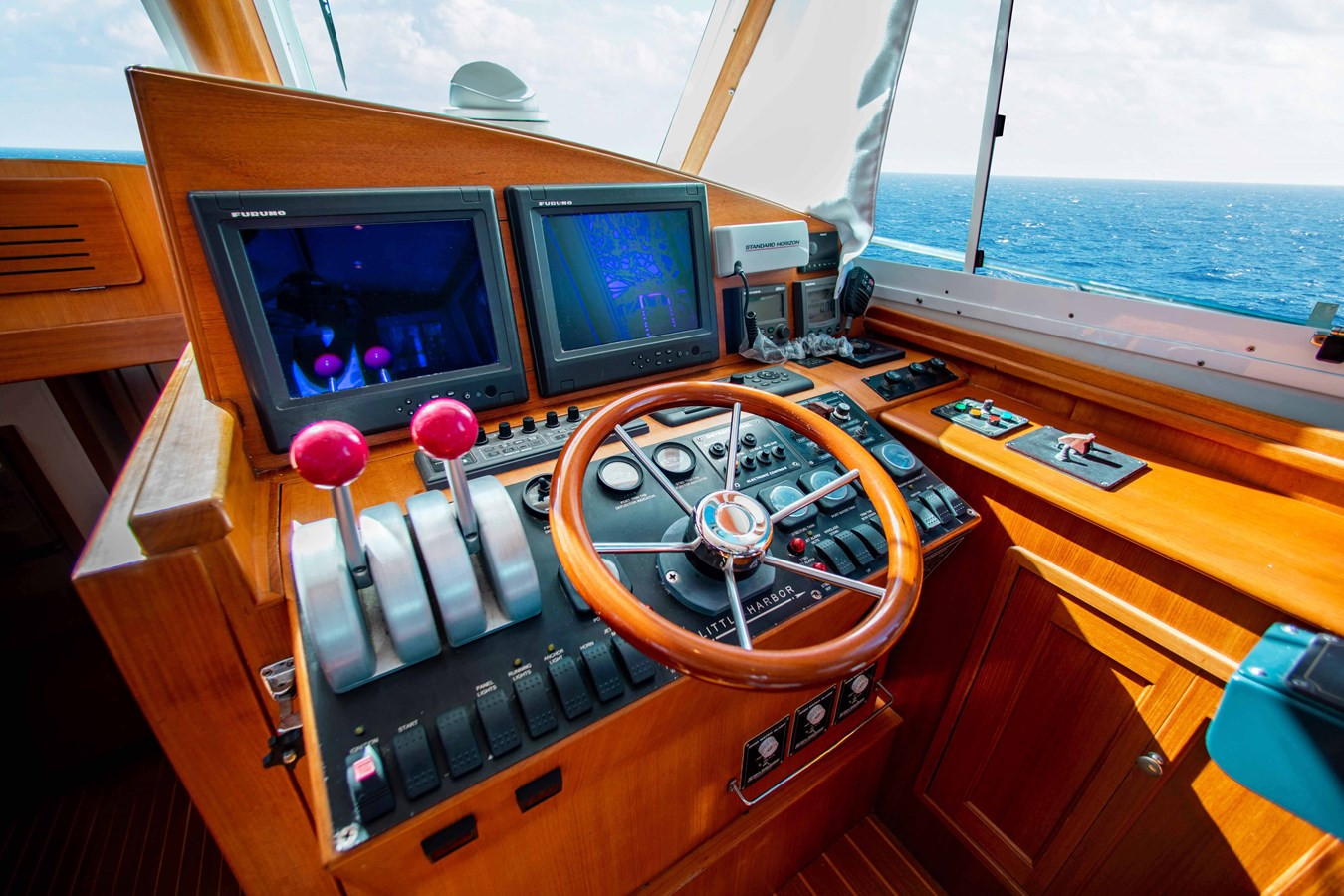 https://arconyachts.ams3.digitaloceanspaces.com/132800/conversions/large_3404284-optimize.jpg