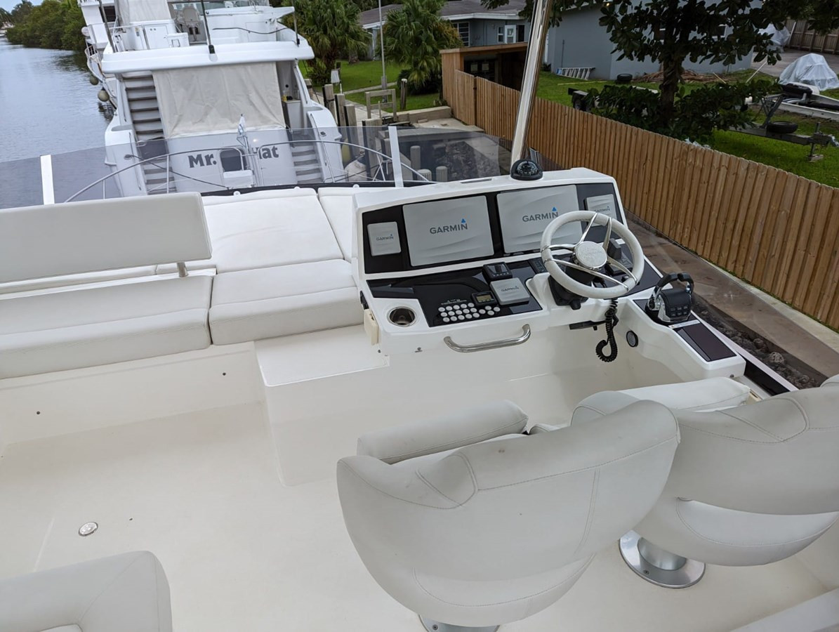 https://arconyachts.ams3.digitaloceanspaces.com/132843/conversions/large_3644990-optimize.jpg