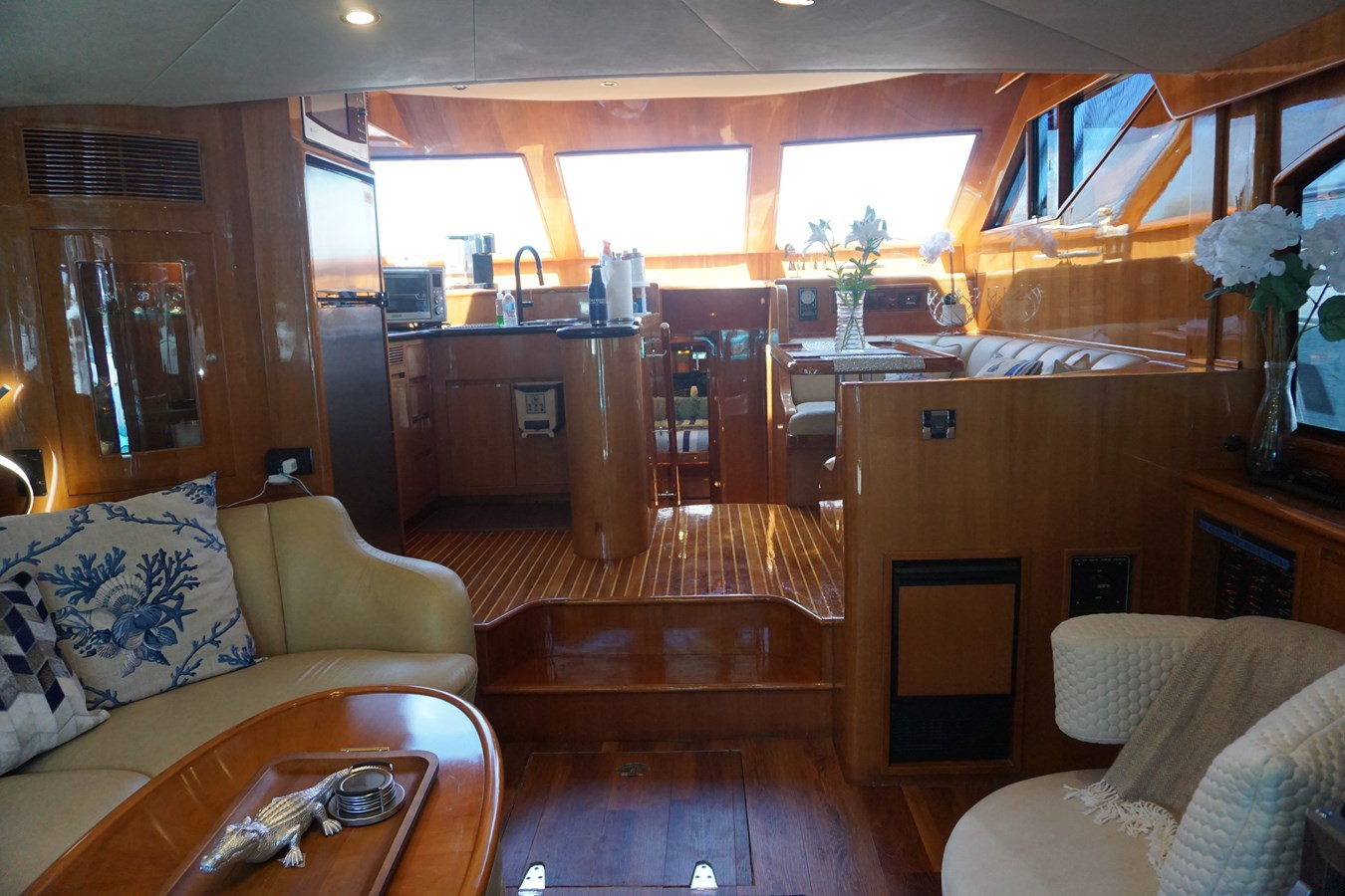https://arconyachts.ams3.digitaloceanspaces.com/132881/conversions/large_3777795-optimize.jpg