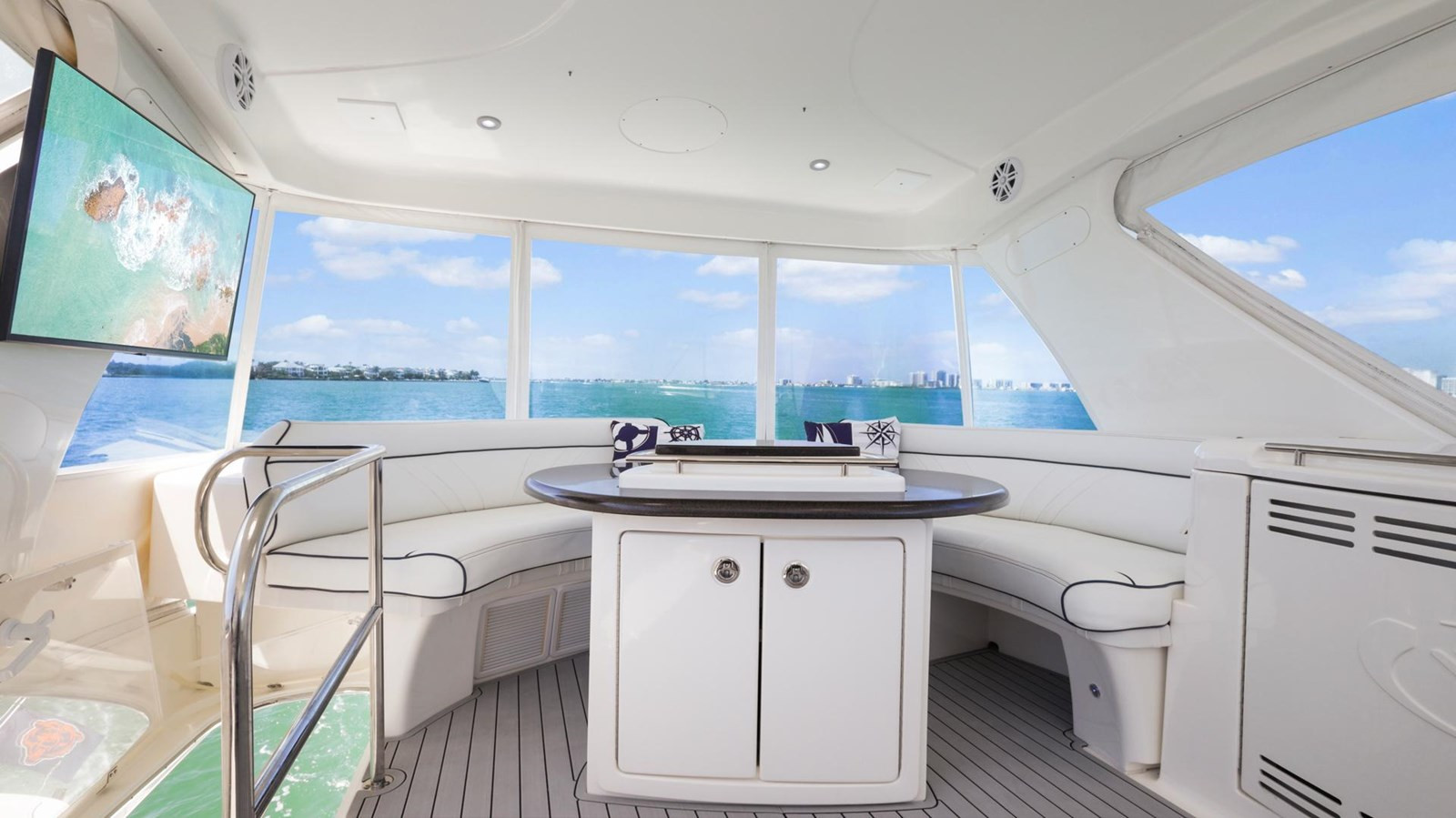 https://arconyachts.ams3.digitaloceanspaces.com/132919/conversions/large_3791731-optimize.jpg