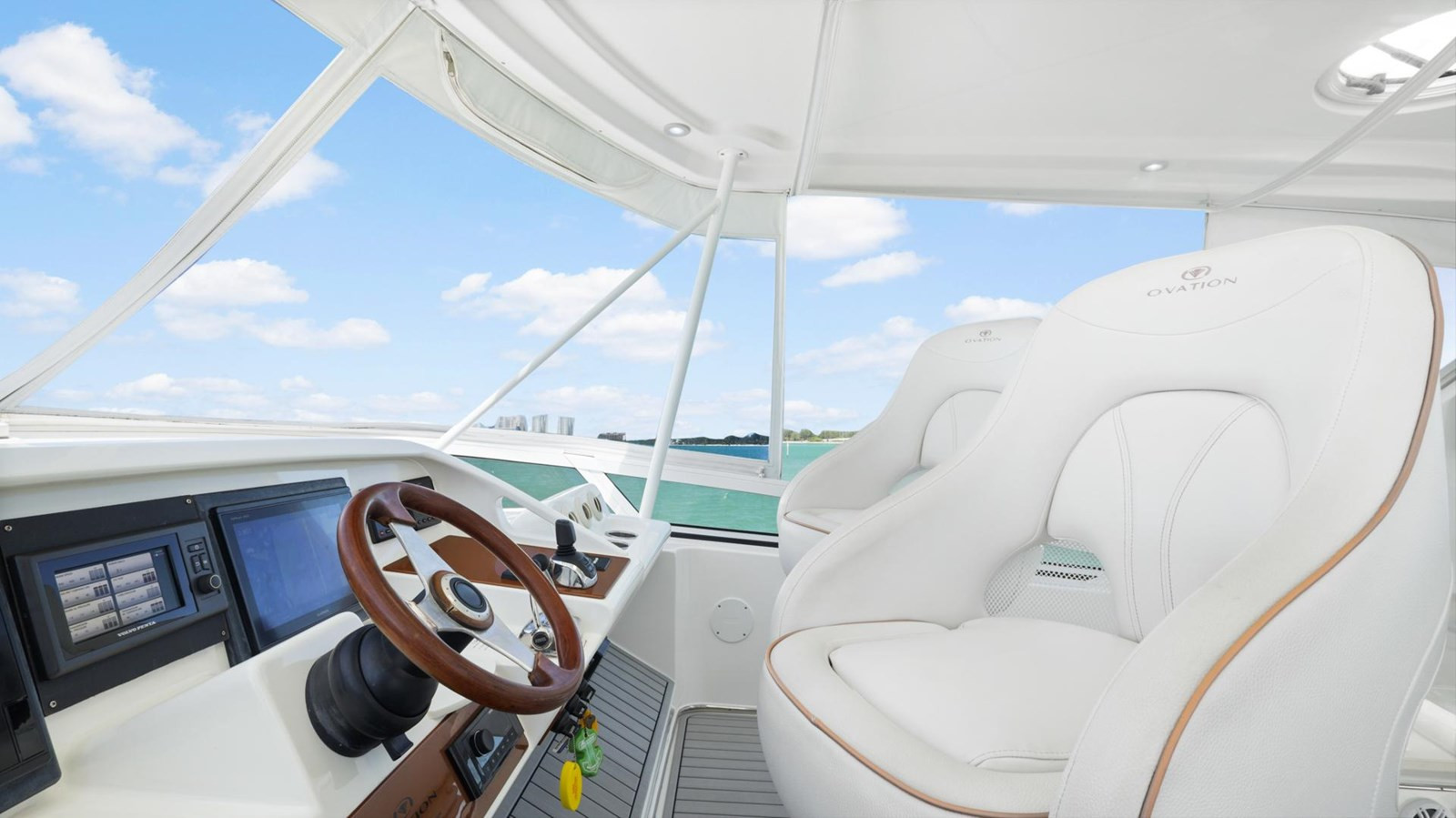 https://arconyachts.ams3.digitaloceanspaces.com/132931/conversions/large_3791735-optimize.jpg