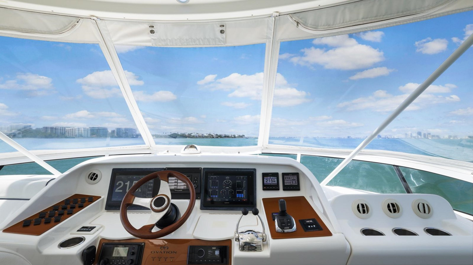 https://arconyachts.ams3.digitaloceanspaces.com/132934/conversions/large_3791736-optimize.jpg