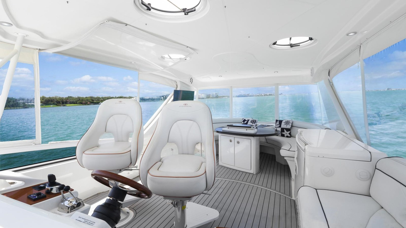 https://arconyachts.ams3.digitaloceanspaces.com/132937/conversions/large_3791737-optimize.jpg