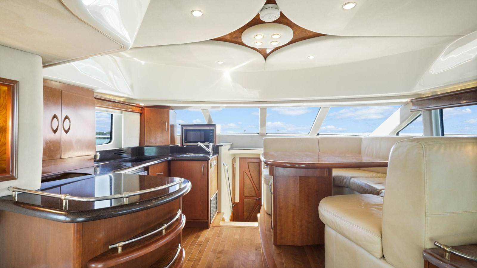https://arconyachts.ams3.digitaloceanspaces.com/132946/conversions/large_3791740-optimize.jpg