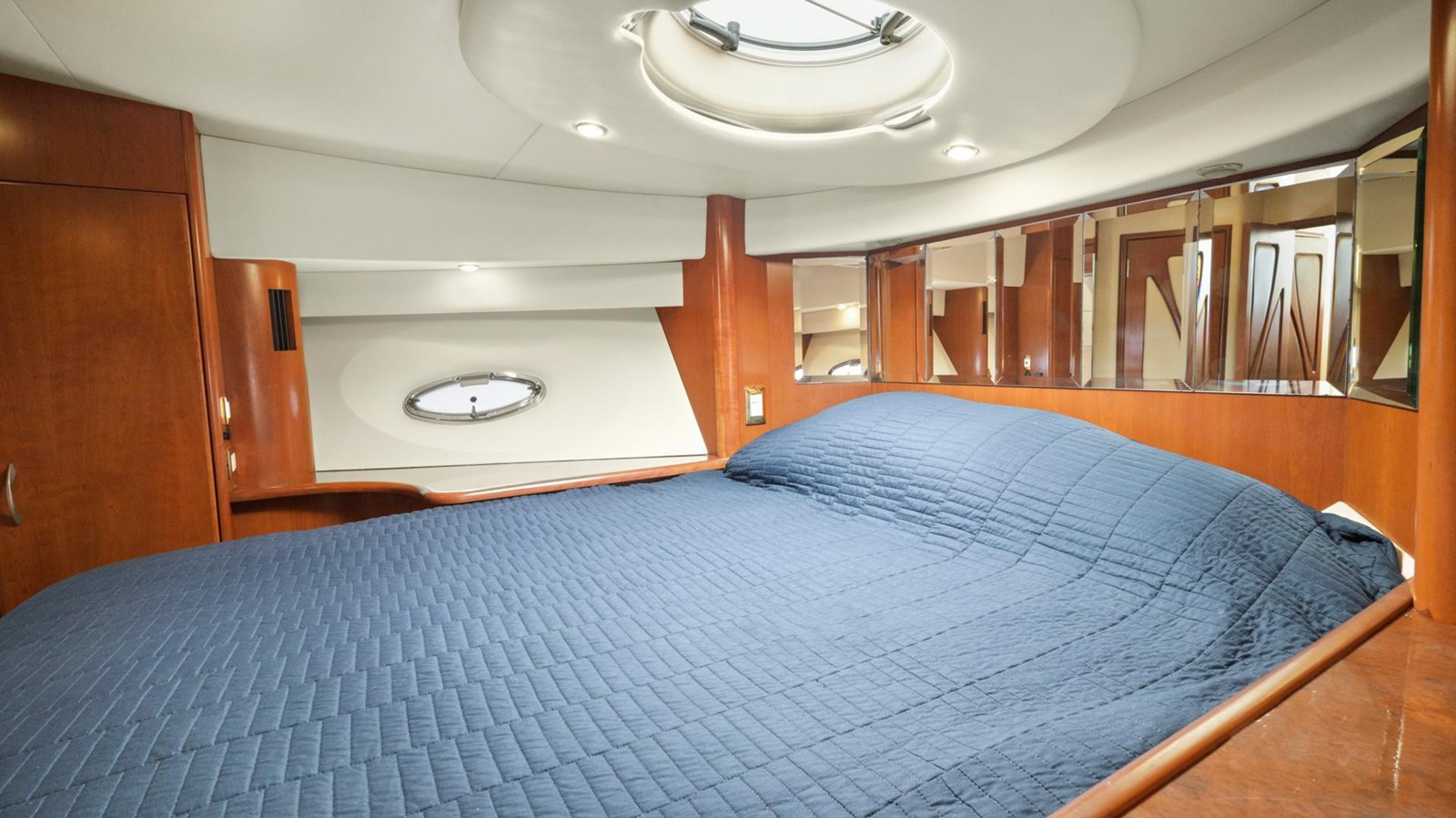 https://arconyachts.ams3.digitaloceanspaces.com/132979/conversions/large_3791752-optimize.jpg