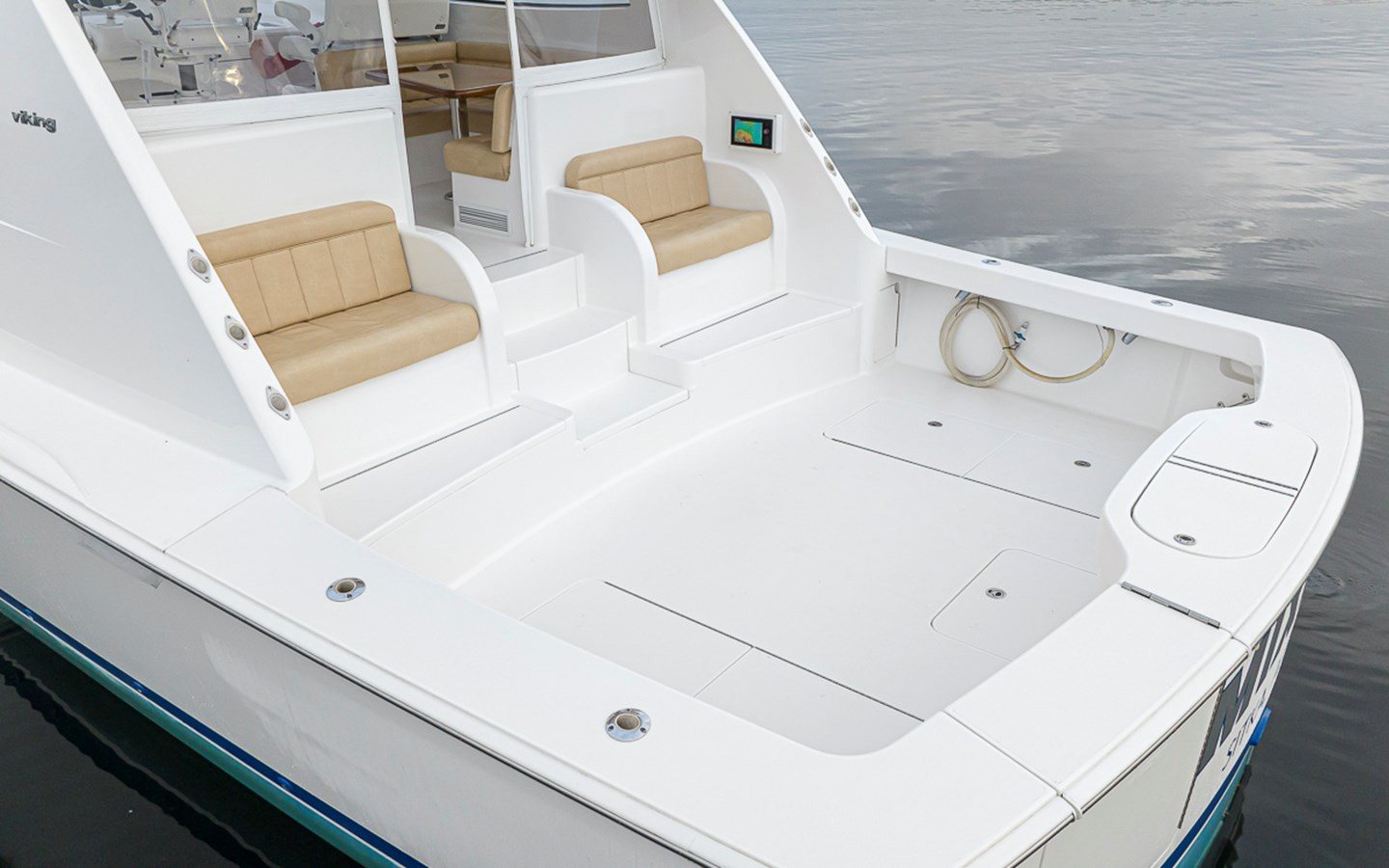 https://arconyachts.ams3.digitaloceanspaces.com/133080/conversions/large_4122861-optimize.jpg