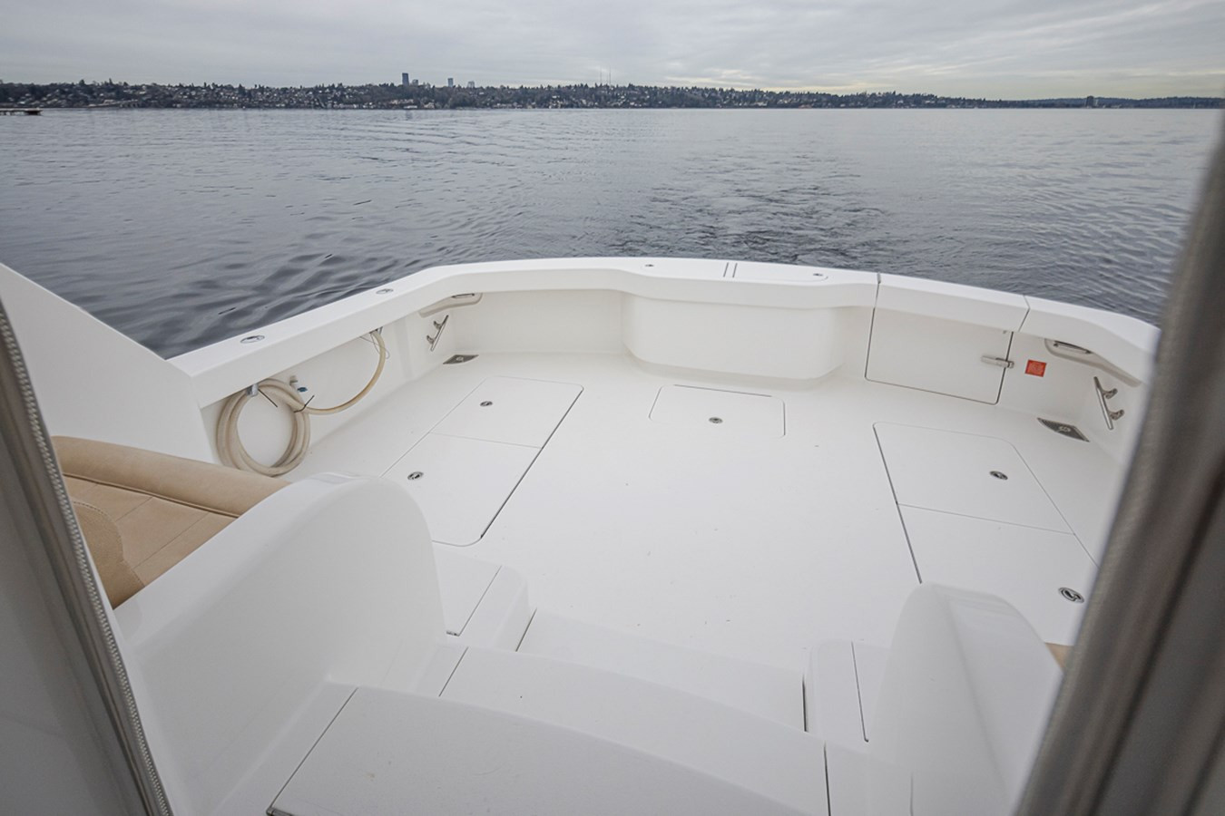 https://arconyachts.ams3.digitaloceanspaces.com/133082/conversions/large_4122862-optimize.jpg
