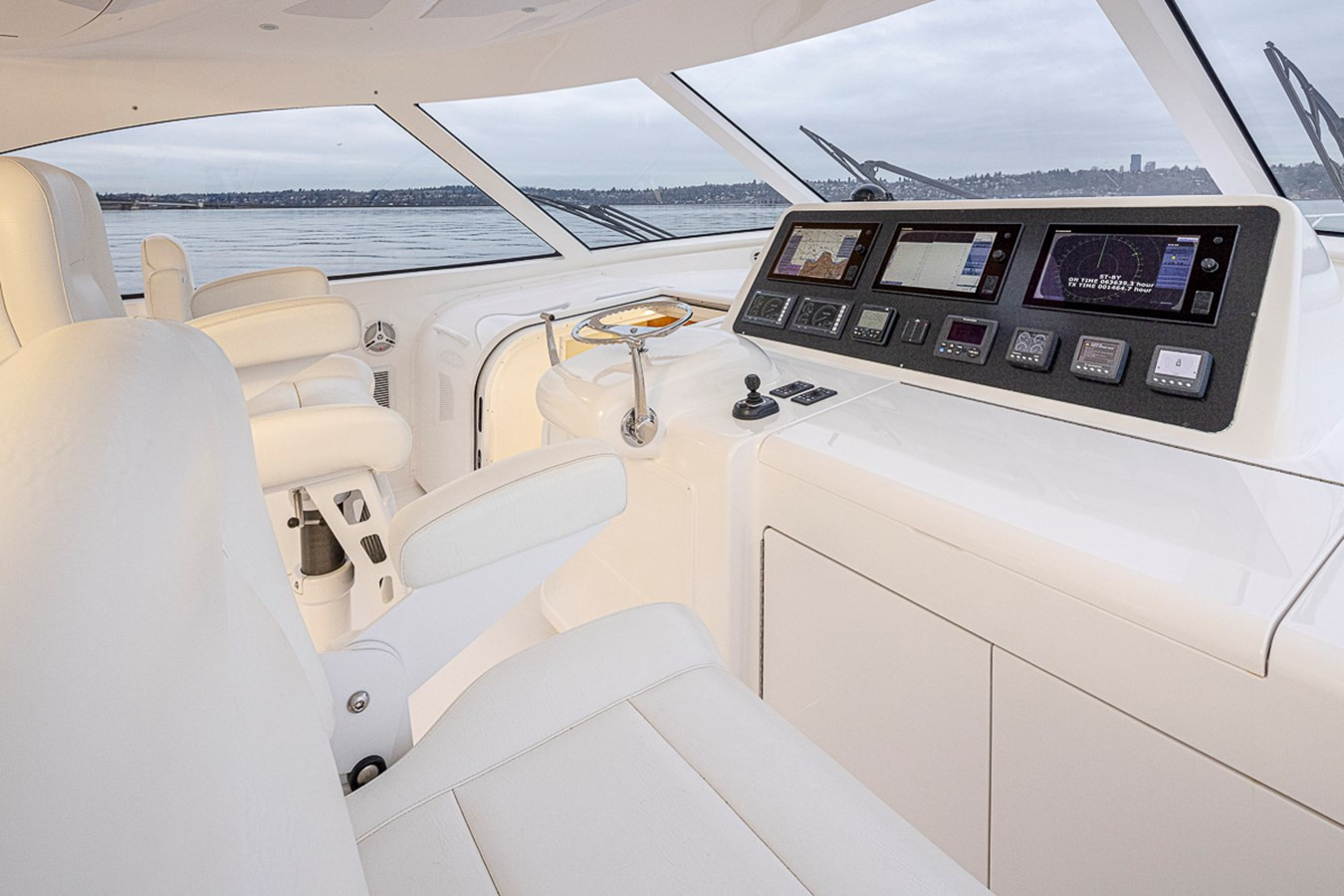 https://arconyachts.ams3.digitaloceanspaces.com/133090/conversions/large_4122865-optimize.jpg