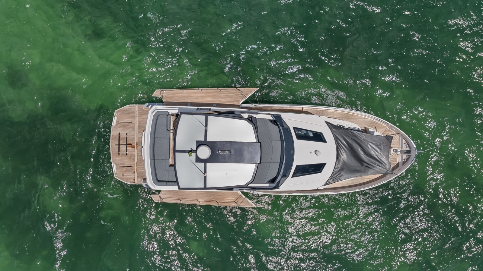 https://arconyachts.ams3.digitaloceanspaces.com/133129/conversions/large_4185877-optimize.jpg