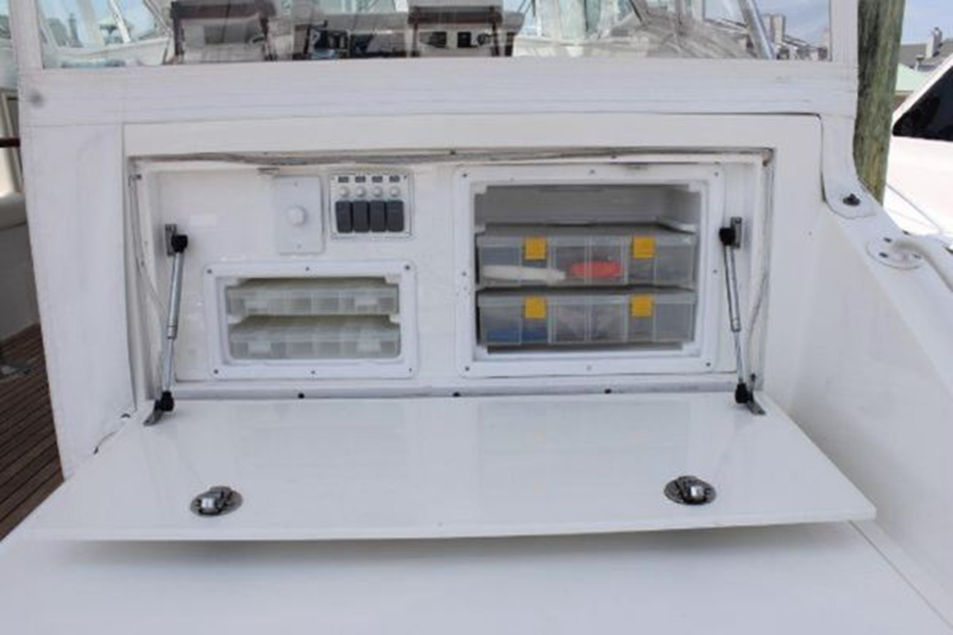 https://arconyachts.ams3.digitaloceanspaces.com/133138/conversions/large_3992940-optimize.jpg